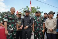 Danrem 084/Bhaskara Jaya Brigjen TNI Kohir dampingi Tim Wasev cek progres Bakti TNI AD di Bangkalan