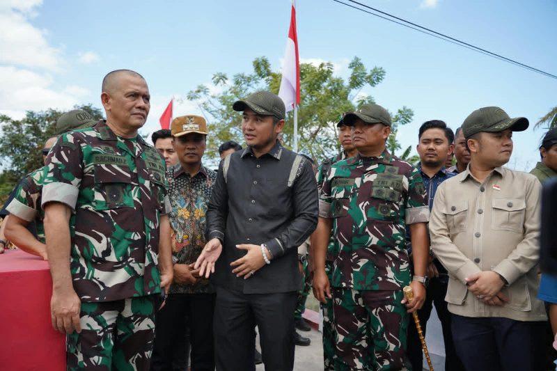 Danrem 084/Bhaskara Jaya Brigjen TNI Kohir dampingi Tim Wasev cek progres Bakti TNI AD di Bangkalan