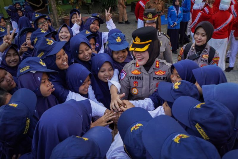 Kapolres Bojonegoro AKBP Yenni Diarty gelar Goes to School di SMPN 5 Bojonegoro