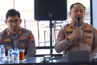 Kapolres Gresik AKBP Ramadhan Nasution didampingi Kasat Binmas AKP M. Nur Setyabudi