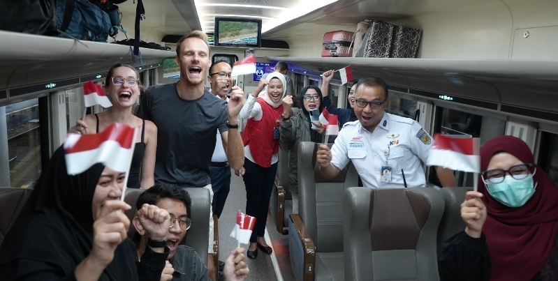 KAI Daop 8 Surabaya hadirkan perjalanan nuansa Kemerdekaan di HUT RI