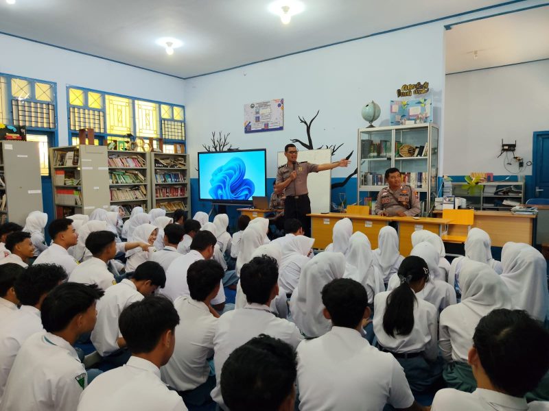 Polres Tulungagung sosialisasi penggunaan AI ke pelajar SMAN 1 Kalidawir