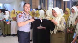 Kapolres Gresik AKBP Ramadhan Nasution sambut pelajar SMPN 22 Gresik
