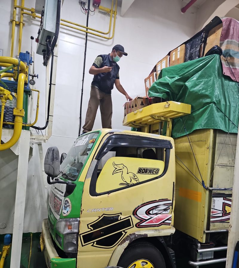 Karantina Jatim sita barang bukti burung dari Kalimantan