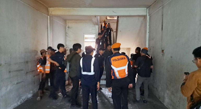 KAI Daop 8 Surabaya tertibkan ruko di Jalan Semarang