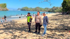 Polres Malang Patroli Pantai Balekambang