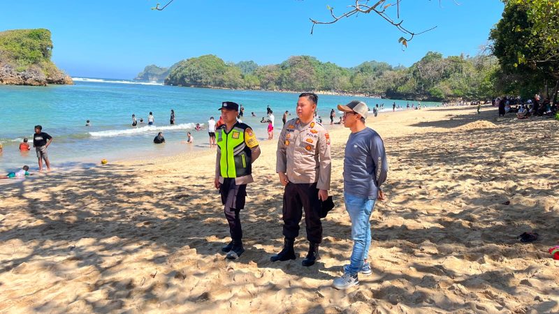 Polres Malang Patroli Pantai Balekambang