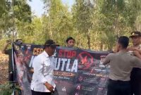Polres Ponorogo pasang banner cegah Karhutla