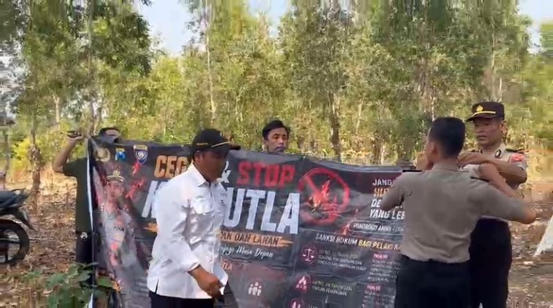 Polres Ponorogo pasang banner cegah Karhutla