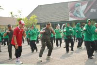 Danrem 084/Bhaskara Jaya Brigjen TNI Kohir saat olahraga bersama