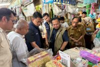 Kasatreskrim Polres Gresik AKP Mohammad Prasetyo sidak pasar
