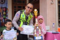 Kanit Kamsel Ipda Andreas Dwi Anggoro bersama pemenang lomba