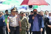 Danrem 084/Bhaskara Jaya Brigjen TNI Kohir sambut Susilo Bambang Yudhoyono di VVIP Room Pemprov Jawa Timur