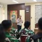 Kanit Kamsel Satlantas Polres Gresik Ipda Andreas Dwi Anggoro berikan pembekalan