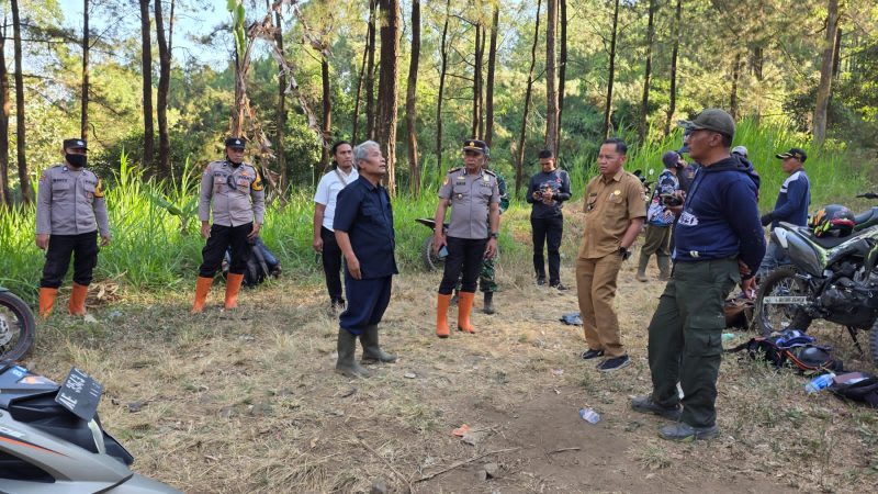 Polres Ngawi padamkan Karhutla Lawu Utara