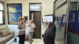 Personil Satpas Polres Probolinggo Kota belajar bahasa isyarat