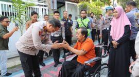 Kapolres Gresik AKBP Ramadhan Nasution bantu Ojol