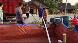 Polres Bojonegoro salurkan air bersih