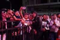 Kapolres Bojonegoro AKBP Yenni Diarty sapa penonton