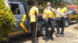 Polres Trenggalek salurkan air bersih