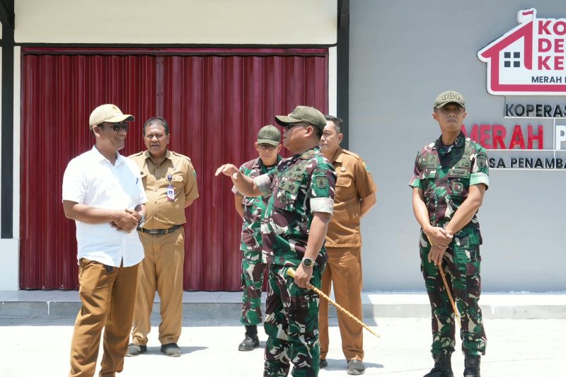 Danrem 084/Bhaskara Jaya Brigjen TNI Kohir tinjau bangunan KDKMP