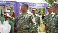 Danrem 084/Bhaskara Jaya Brigjen TNI Kohir saat hadiri bazar murah