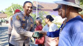 Kapolres Trenggalek AKBP Rizky Tri Putra Erryka Adi Wijaya salurkan bantuan air bersih